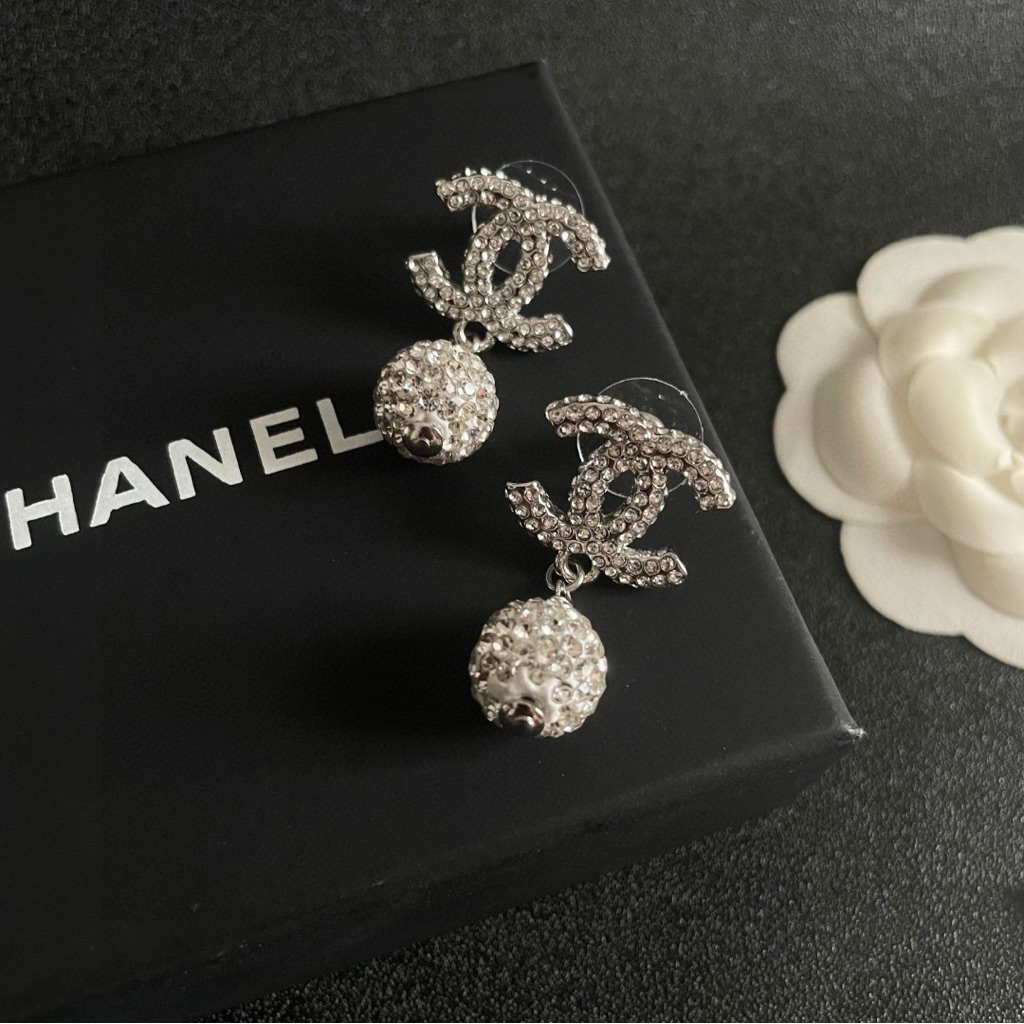Nwt Chanel Crystal Cc Logo Drop Earrings